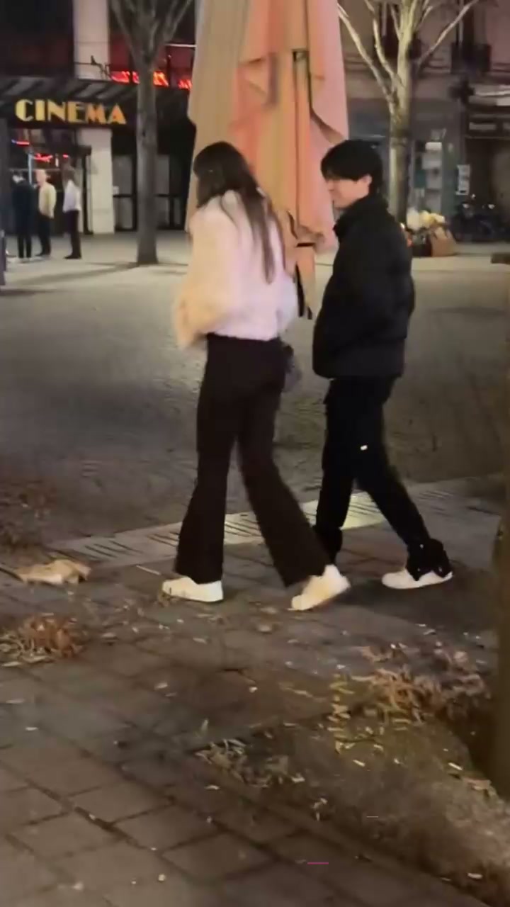 日本球星 中村敬斗 意大利女友 samanthafrison 真实身份竟是网黄 粉丝狂喊心疼求分手！2