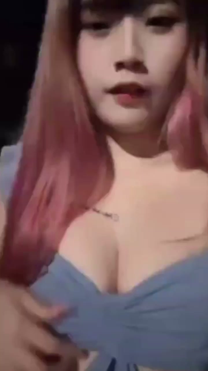 大神自曝 如何把甜美学妹训成母犬 阿黑颜网调揉奶裸拍 线下猛干开发淫欲