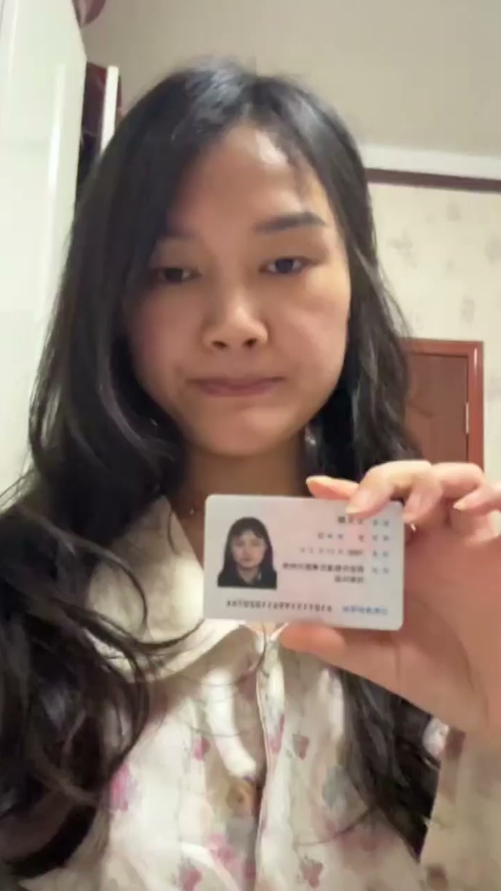 陕西巨乳妹 王玉婷 裸贷被曝 逾期不还钱自慰还债 果然是淫水上脑的低贱淫虫！