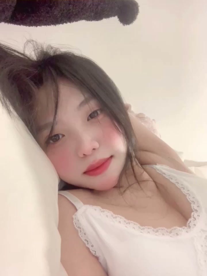 少女网黄 真宝 露出合集上演极致反差 从甜美女仆到狂野SM 白虎小穴诱人回味