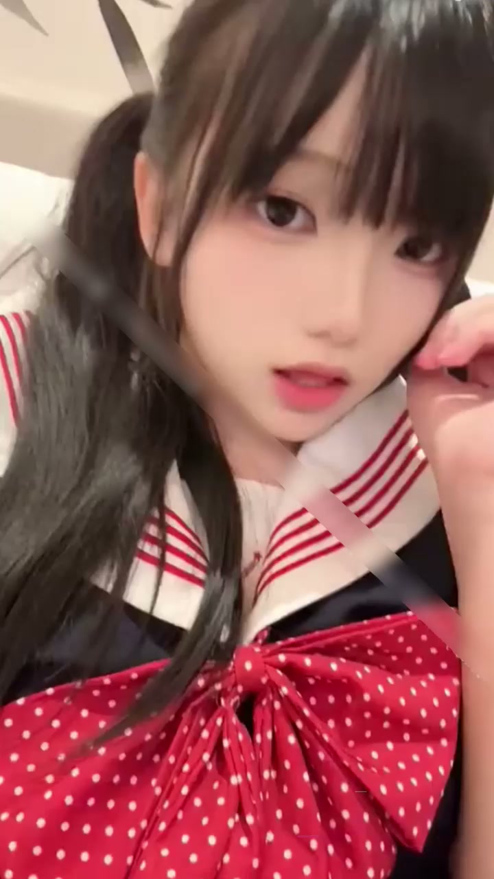 推特双马尾萌妹 无敌小亦 定制福利 裸舞甩奶扭臀摆胯 脸穴同框展示极致反差！2