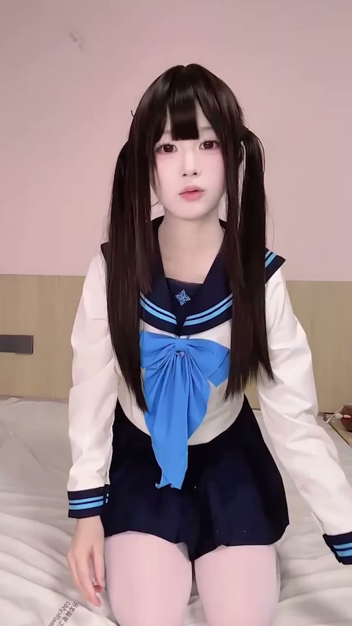 大奶萝莉 小鸢宝宝 福利新作 白丝jk制服双马尾 模拟口交脸穴同框自慰！