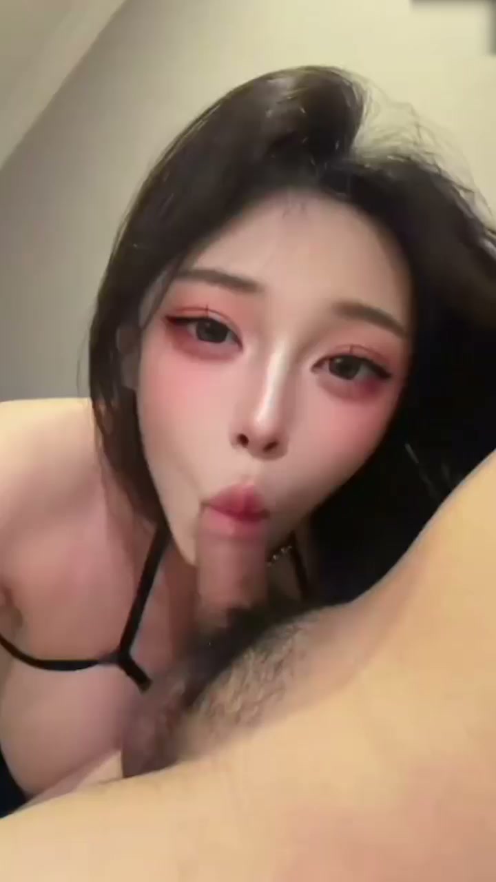 大长腿绝美TS 兔兔一米八 新作 跪舔深喉到大长腿盘腰情趣 每一帧都充满诱惑！