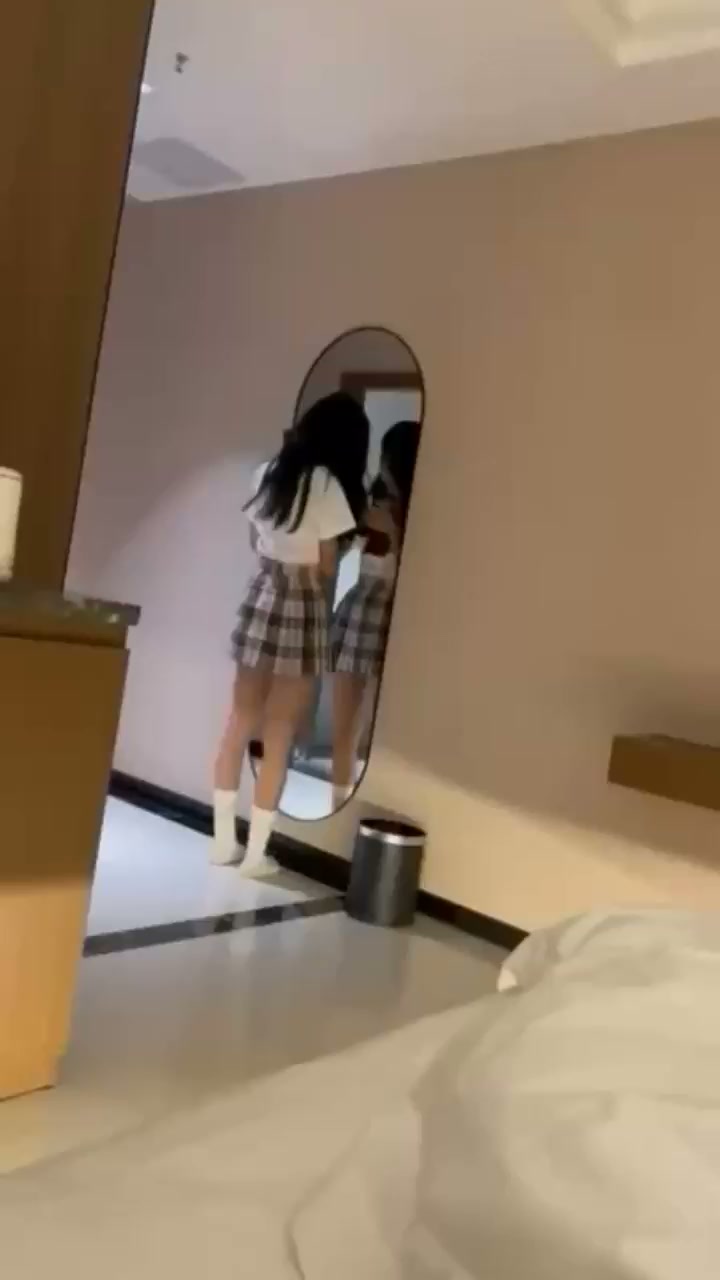 高颜值嫩妹 马丹妮 私拍视频被男友贱卖 全程脸穴同框跪舔大屌下贱至极