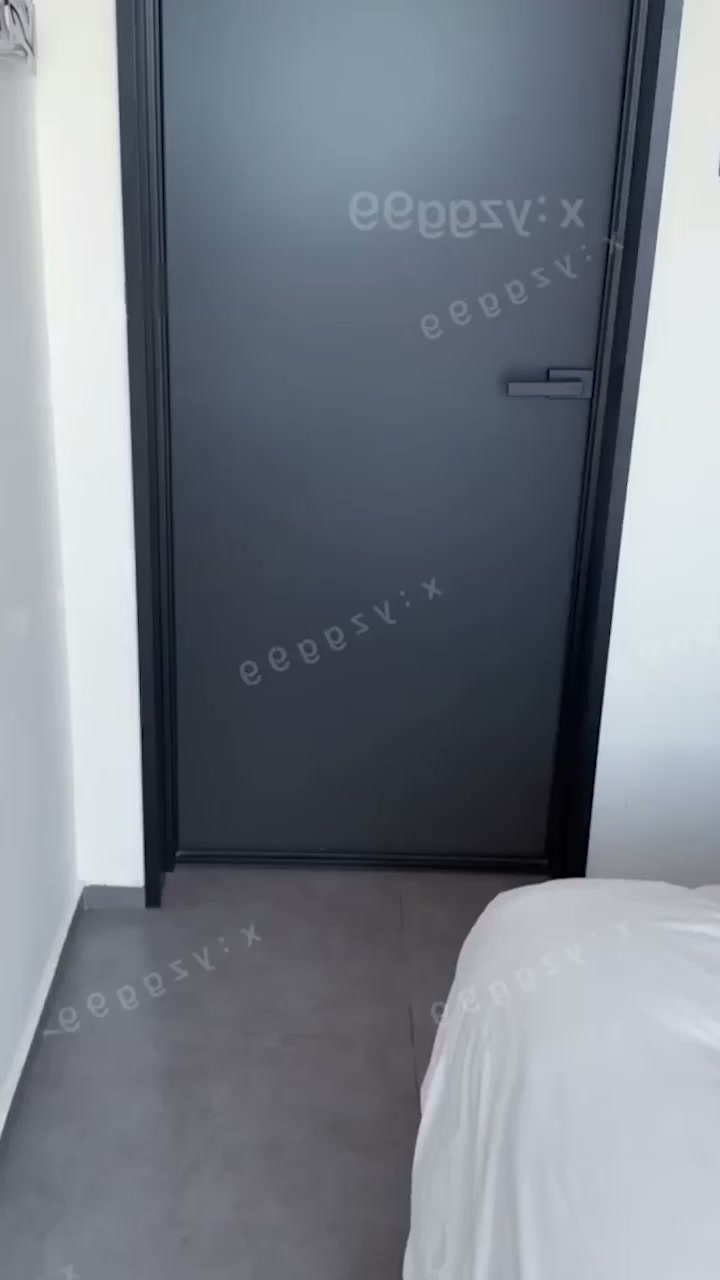 推特淫妻 养只果果 沐浴3P大作战 一凤伺候两龙 肉棒轮番猛干雪鲍 实在激情！