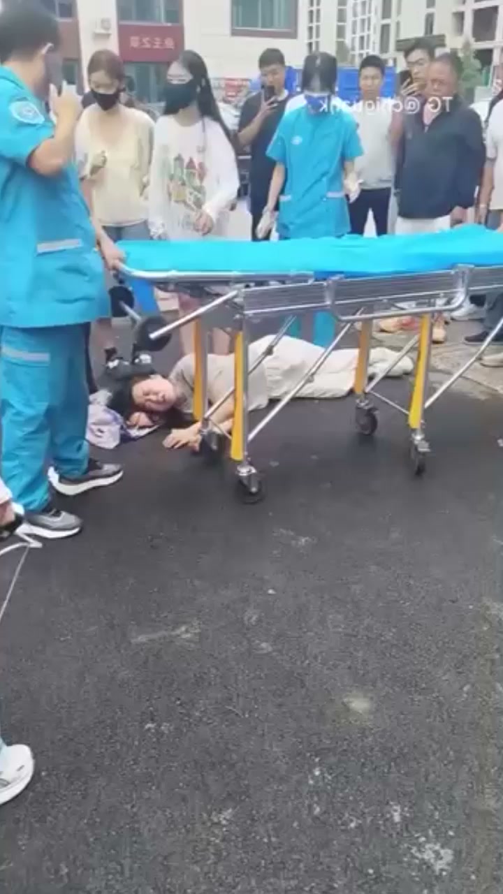 河北邢台楼盘保安围打业主 爆发群体冲突 多人受伤昏迷倒地 各方说法矛盾重重！