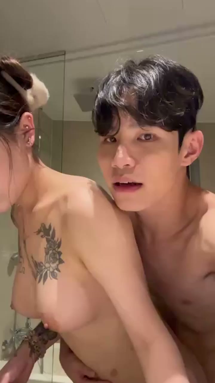 纹身小网美 榣 酒店露脸做爱口交视频 酥胸丰硕挺翘 对镜自拍后入颜身双绝！