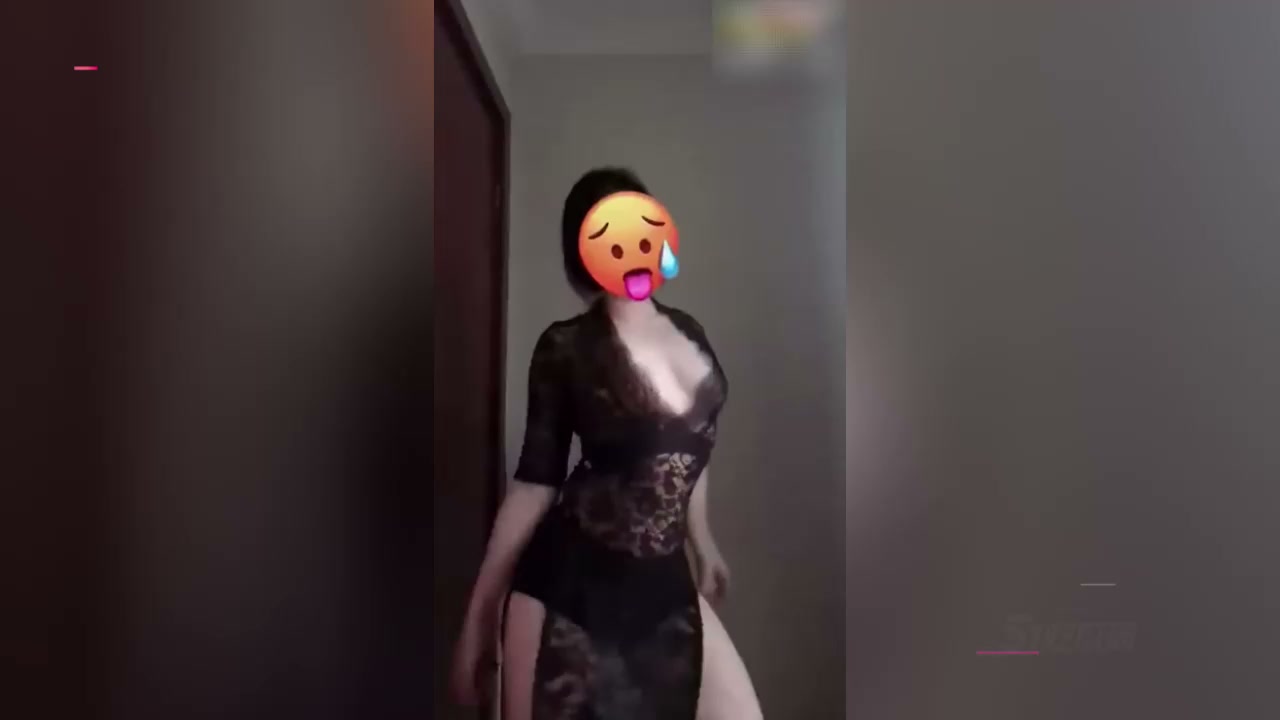 微胖少女 刚子 福利合集 制服裸舞卖弄风骚 丰满身姿妖娆扭动