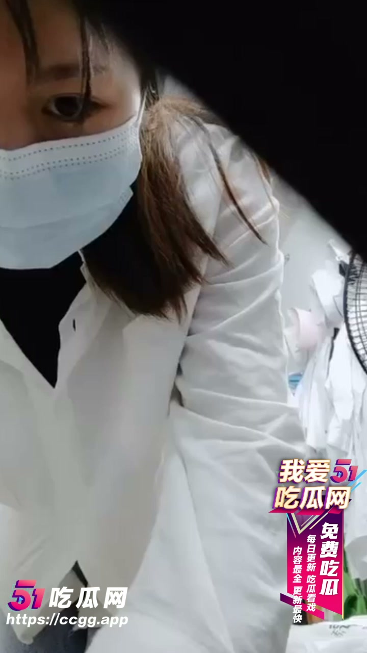 性感小护士在线自拍 值班宿舍自慰 粉嫩双乳肥美嫩鲍 这性瘾得是有多强啊！