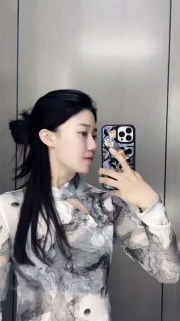 良家美少妇 周丽玲 偷情相册泄密 露脸口交舔蛋 被干的满身浓精 反差母畜实锤