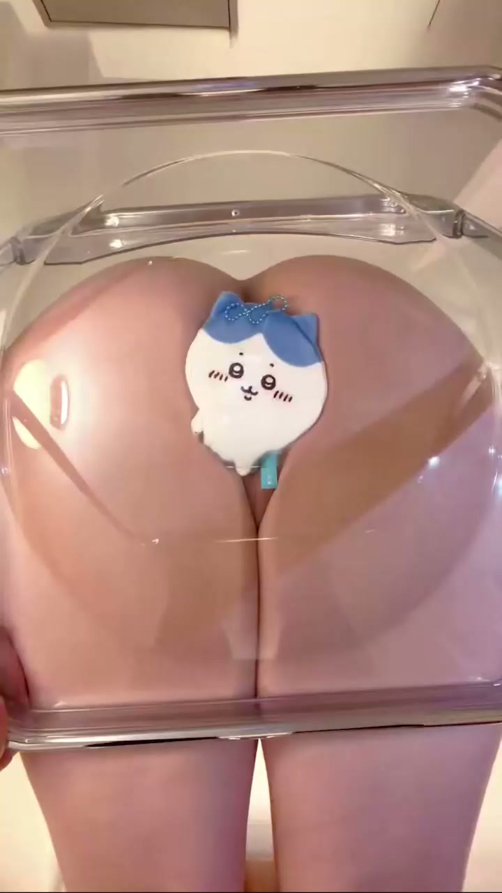 极品福利姬 Yummy707 透明凳上大屁股狠坐小八 裸舞诱惑骚气爆表！