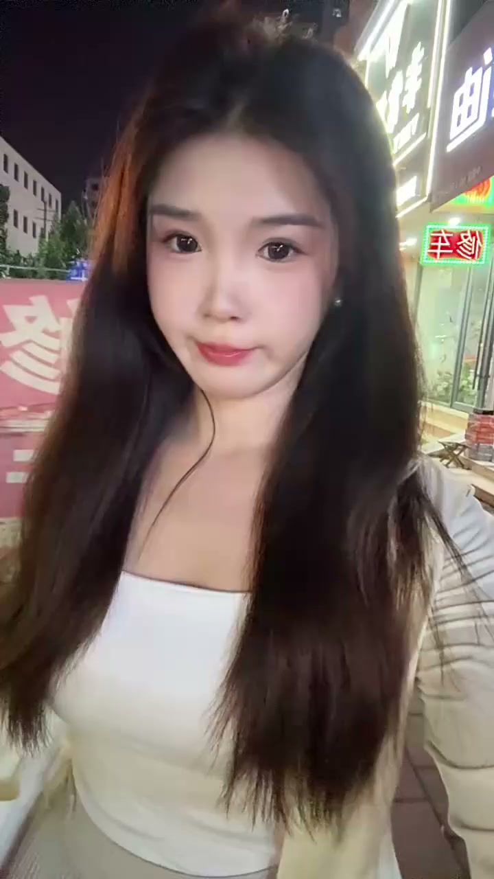 山东财经大学 彭瑾瑜 女神被金主狗链调教 跪地叼鸡巴猛吸求肏！