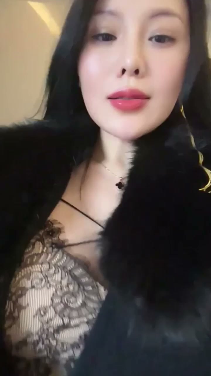 网红美熟女 姚夫人 1V1裸聊自慰录屏 露脸揉奶怼穴 淫液泛滥骚爆