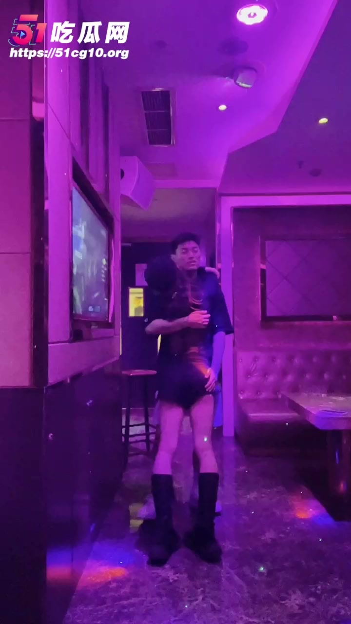TS伪娘 童酱 成都约啪在校男大 KTV上演厕所操穴 小哥哥还以为走了桃花运！