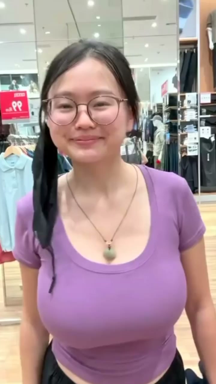 小红书穿搭博主 小燕来了 福利私拍 媚骚揉捏罕见胸器 诱人软肉从指缝溢出 秒硬！