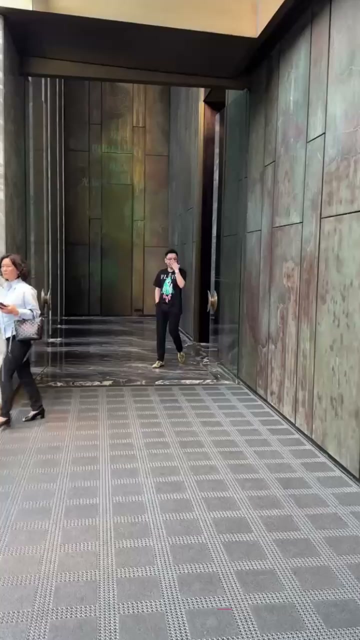 TS京城乔姐 李金金 自曝睡Mike大佬 神秘富豪一掷千金 变身天才交易员全球飞！3