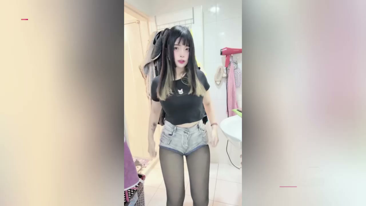 巨乳网红 青青白 早期下海自拍 大奶诱人揉搓勾引 清纯人设彻底撕碎