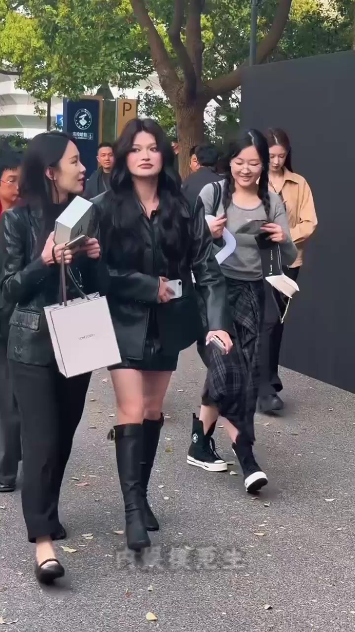 伪娘美妆网红 阿里北杯 野鸡辱女言论炸锅 男gay身份与淫片同时被扒！2