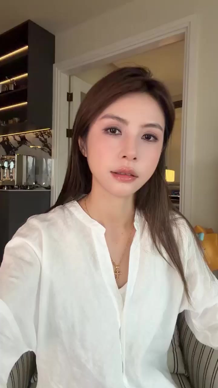抖音217万粉 夏美 彻底塌房 早期福利姬私密照曝光 2017塞班溺亡案再被扒！1