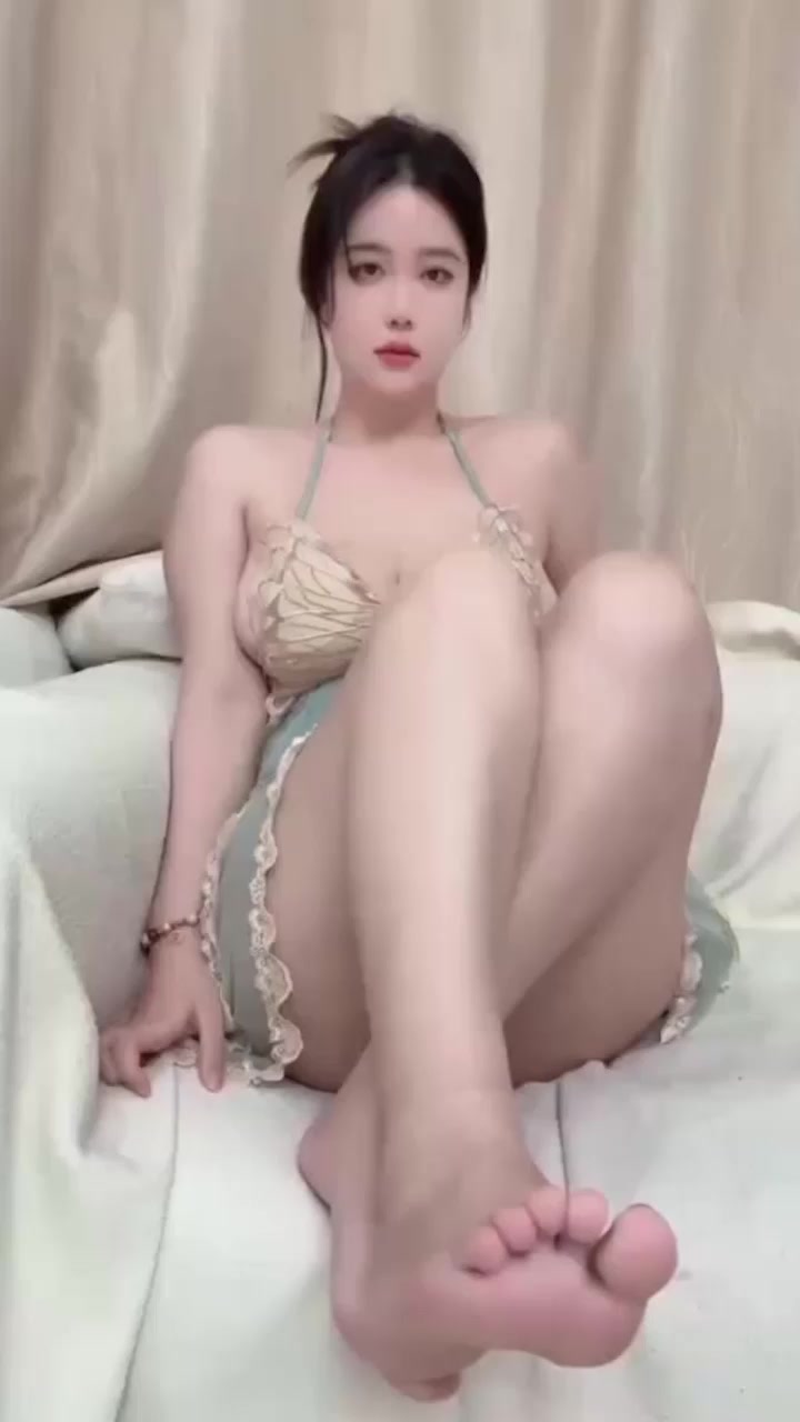 抖音网红 不能再喝咖啡 定制福利合集 木瓜巨乳妖冶动人 挑逗不断魅惑众生！