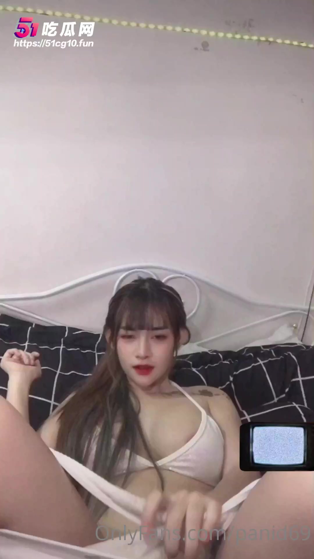 泰国符文女神 panid 福利私拍 核弹爆乳白嫩诱人 丰腴身姿软滑Q弹！