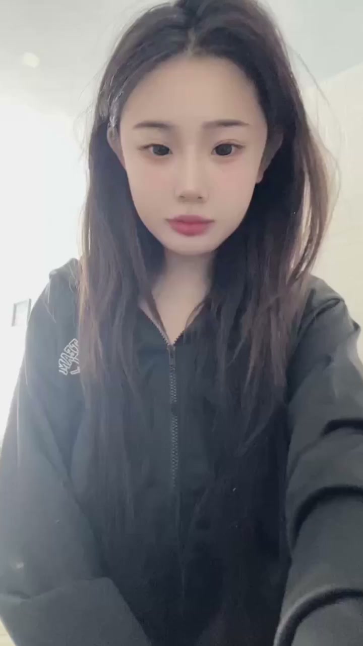 爆火1V7群交女主 陈美娇 又出黑料 与闺蜜玩露出自拍 爆奶嫩穴齐飞