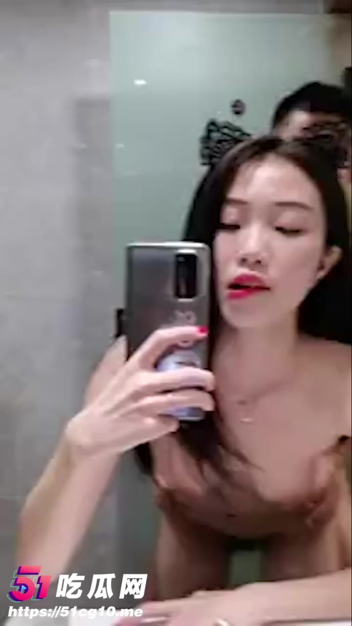 长沙艺术学院00后班花 王晓雅 惨遭男友泄密私拍 对镜后入粉嫩骚穴 画面撸点超高！1