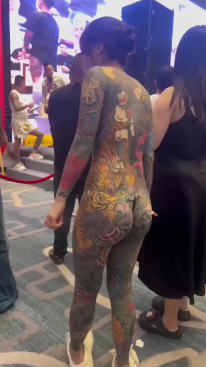 小众纹身展会遍地开花 人体艺术还是边缘色情 全国亚文化盛宴引热议！2