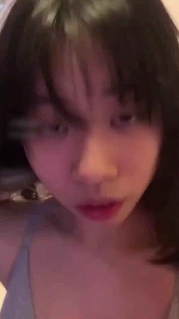 广东超嫩学生妹 自慰视频 揉捏酥乳指虐花户 稚嫩玉体青春荷尔蒙爆棚！