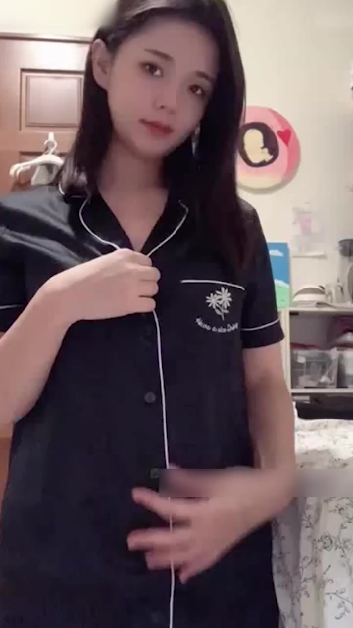 气质御姐 浴室私密自拍 微胖身材诱人至极 揉胸挑逗 跳蛋直塞骚穴自慰！