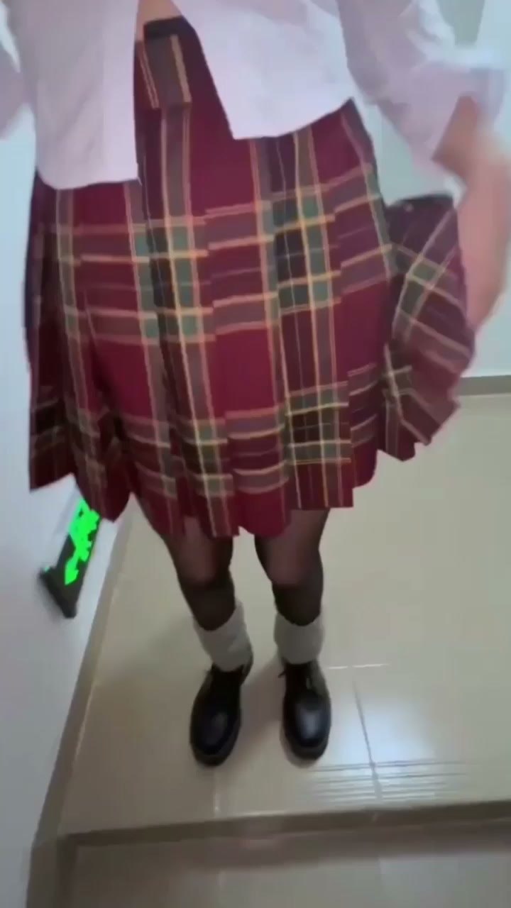 北理工美女 徐嘉懿 楼梯间激战富二代 戴肛塞边走边干 秒变人肉精盆