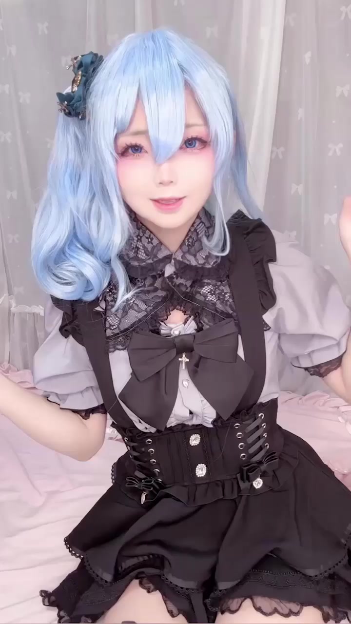日本福利姬 chuchu 道具自慰猛插嫩穴 可爱脸庞深喉粗大假屌反差感爆棚