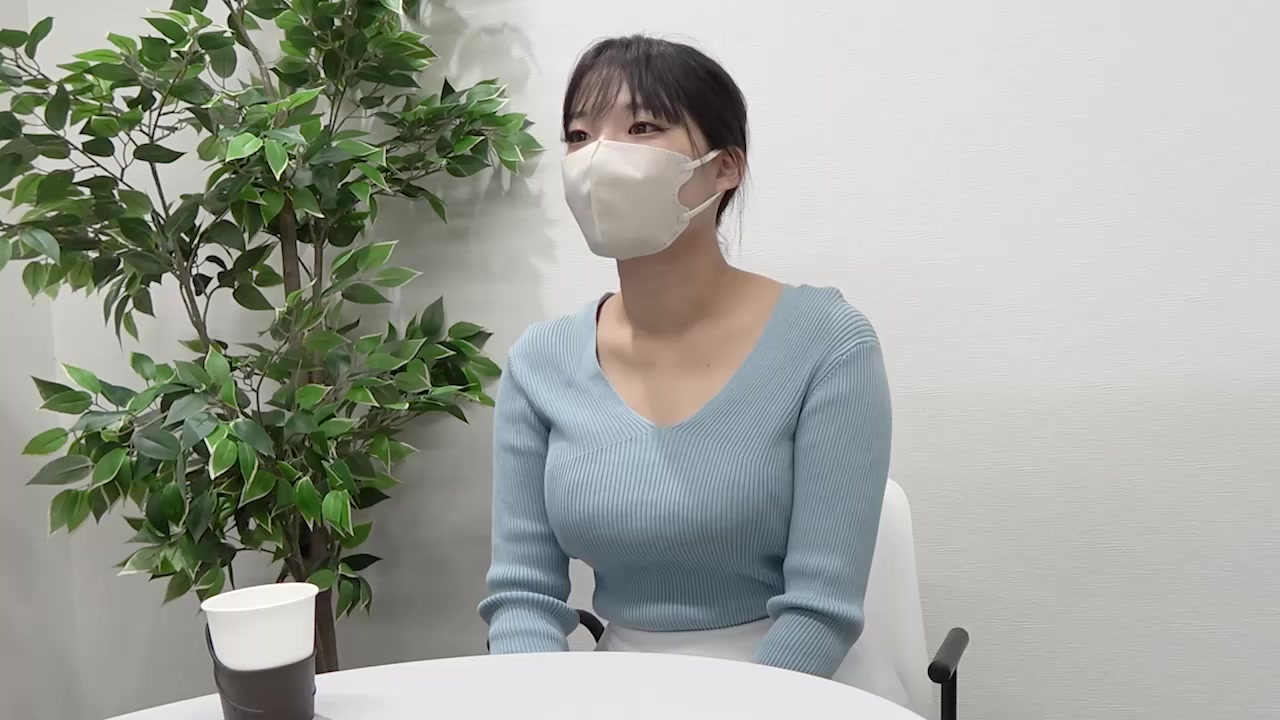 日本医院内科体检 美女遭变态医生性骚扰 双手狂揉大奶 乳头粉嫩挺翘！