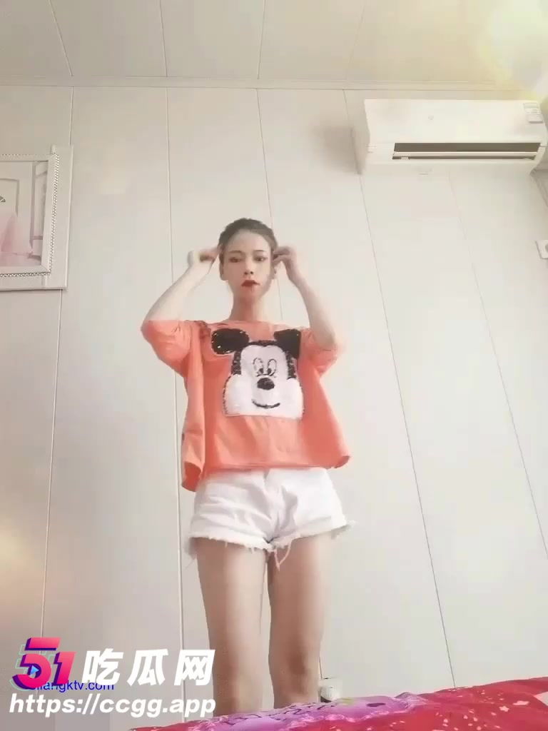江苏徐州再曝裸贷门事件 舞蹈生极品少妇逾期不还 跳裸舞一字马掰穴自慰 不雅视频流出