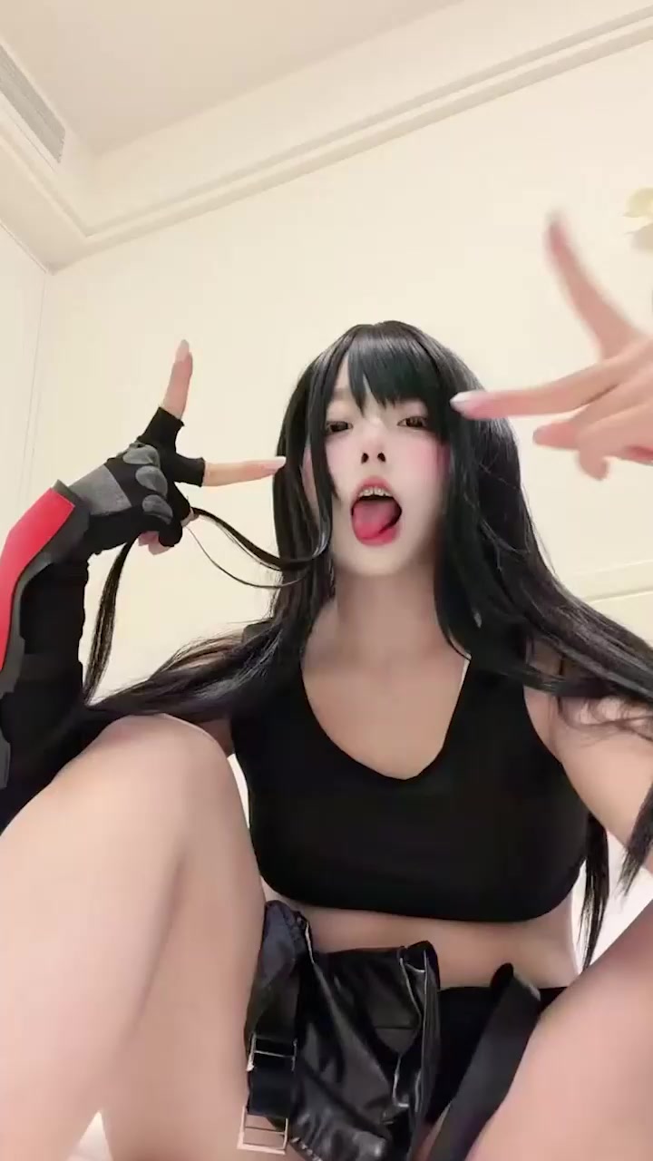 推特白虎蜜穴 兔宝大人 赛车手套装金主激情后入 美乳肆意蹂躏浪叫发骚！