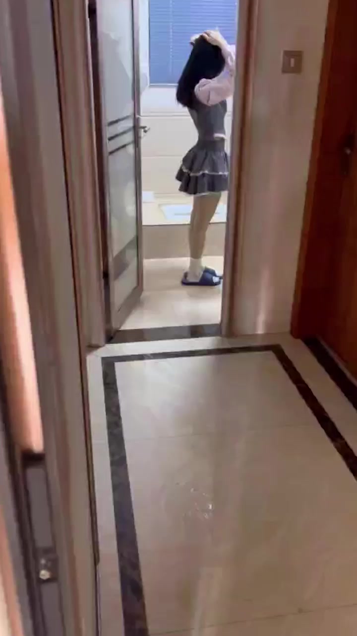 约炮大神 清清学长 在万达厕所操翻JK嫩妹 口交后入秒变浪女 刺激度爆棚！