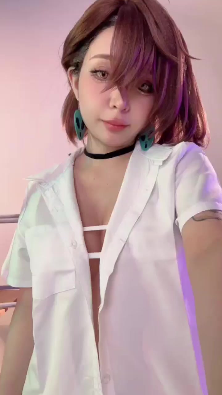福利姬 UmekoJ COS胆大党绫濑桃写真私拍 JK制服下隐藏的巨乳十分吸睛！
