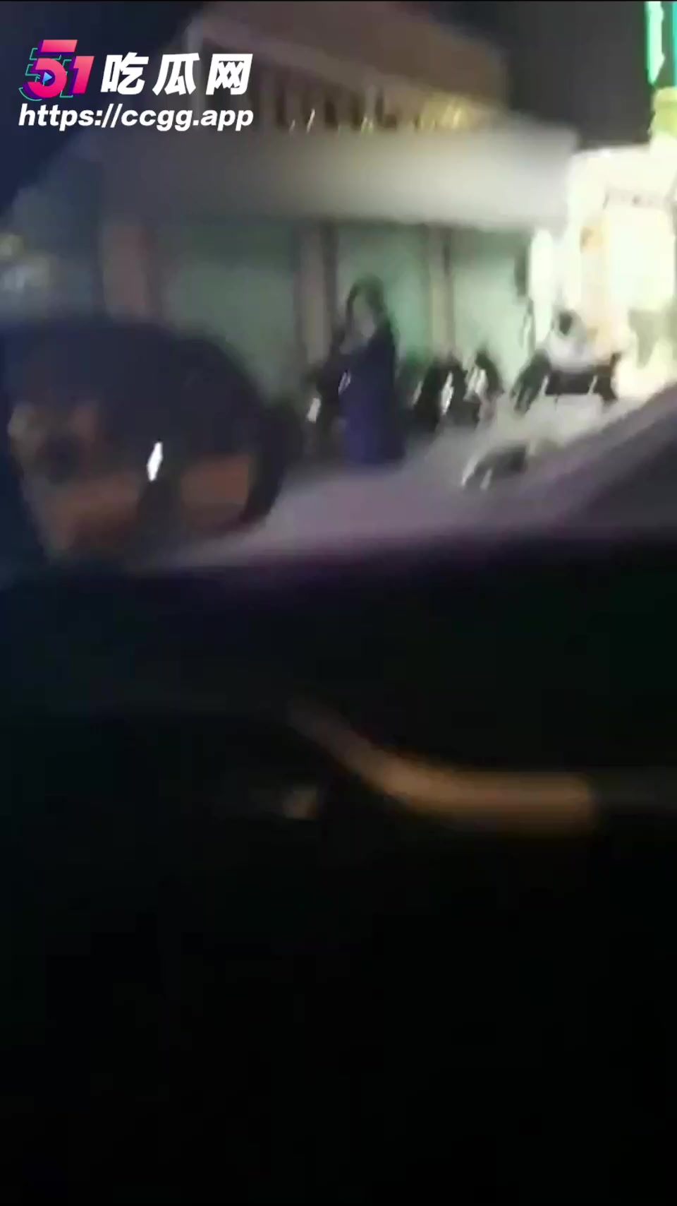 天津大哥与后妈上演激情乱伦 天寒地冻户外车震爽到喷水 老逼果然够败火！