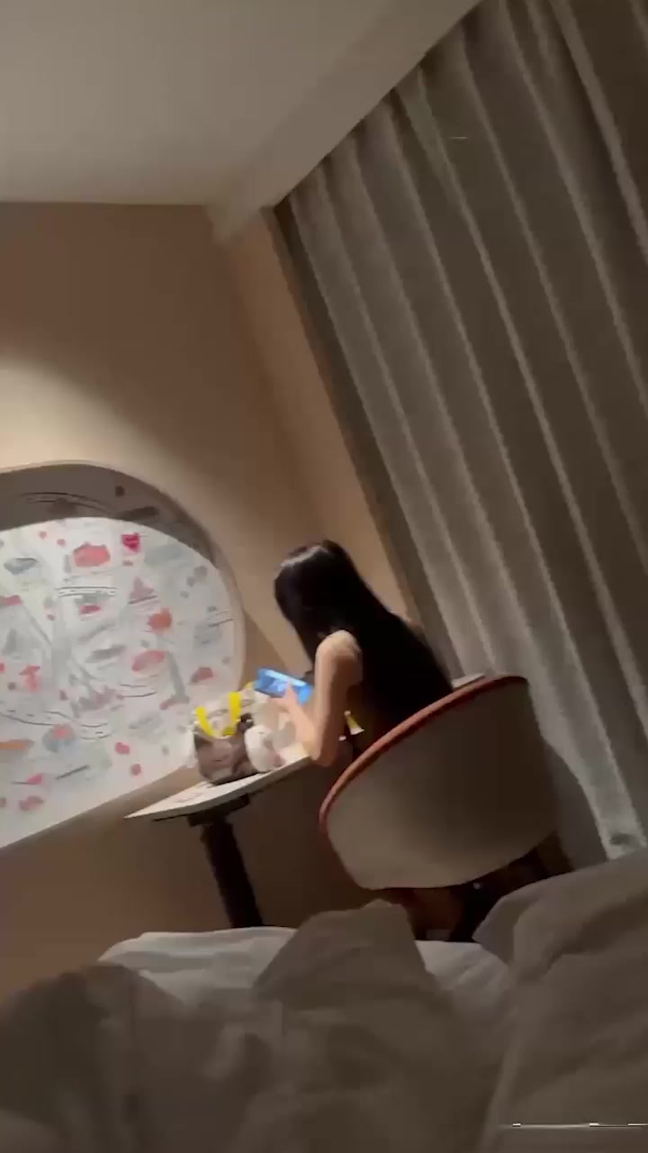 长沙炮王 纹身哥 约操小迷妹 床上功夫性感撩人弄得大哥欲火焚身