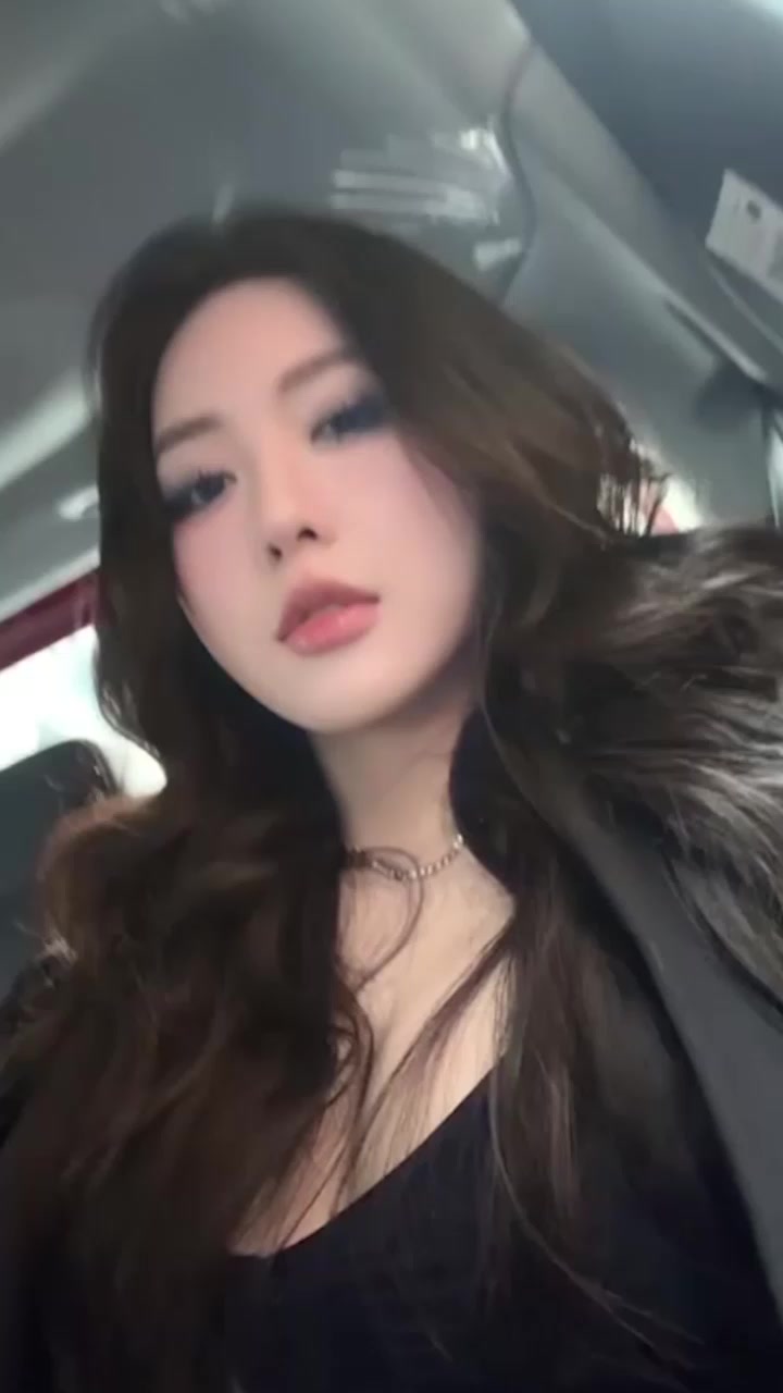 广州美女老师 黎巴啦 健身房撩拨金主玩包养 收钱后撅臀掰穴求宠幸