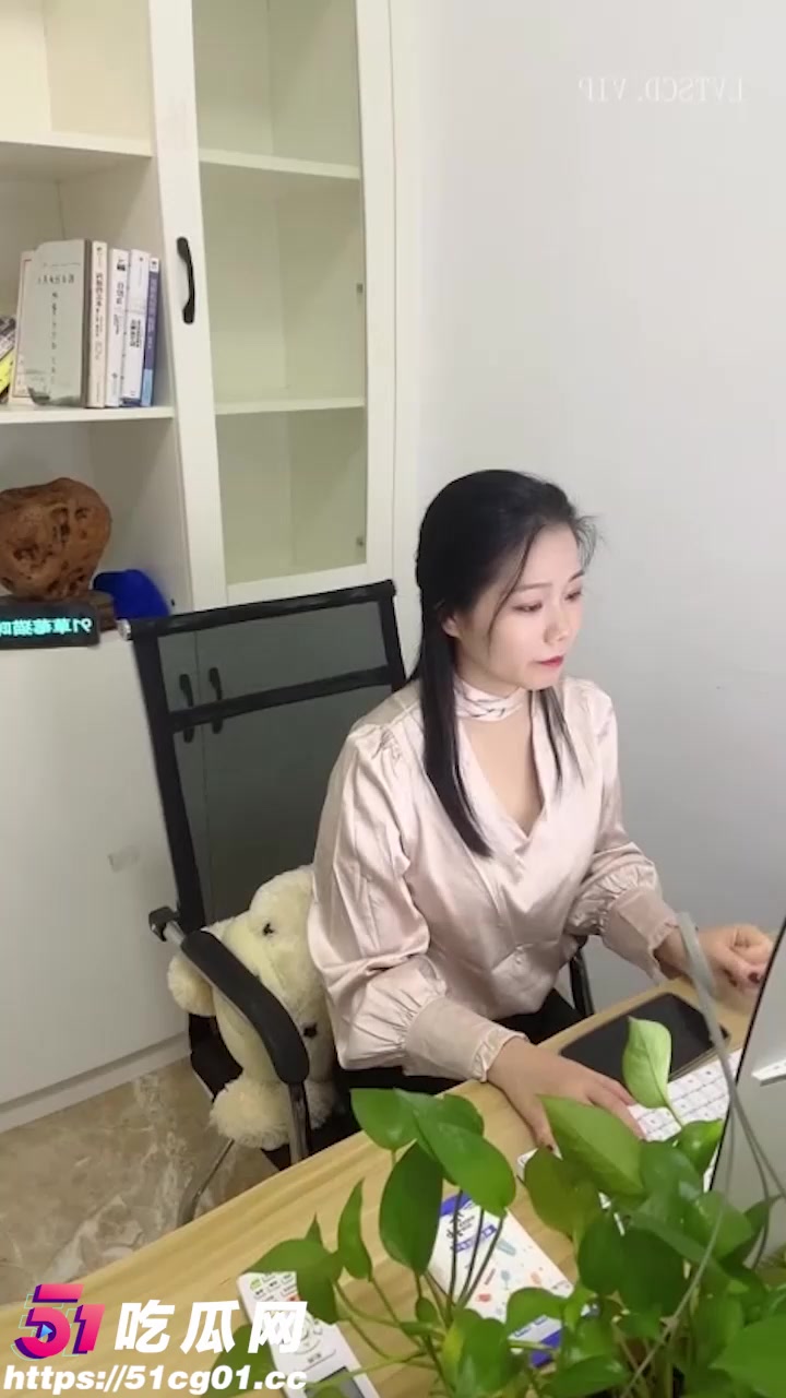 女秘书为提高业绩被领导潜规则 肆意妄为全程高能 这样的女人能把男人拿捏得死死的！
