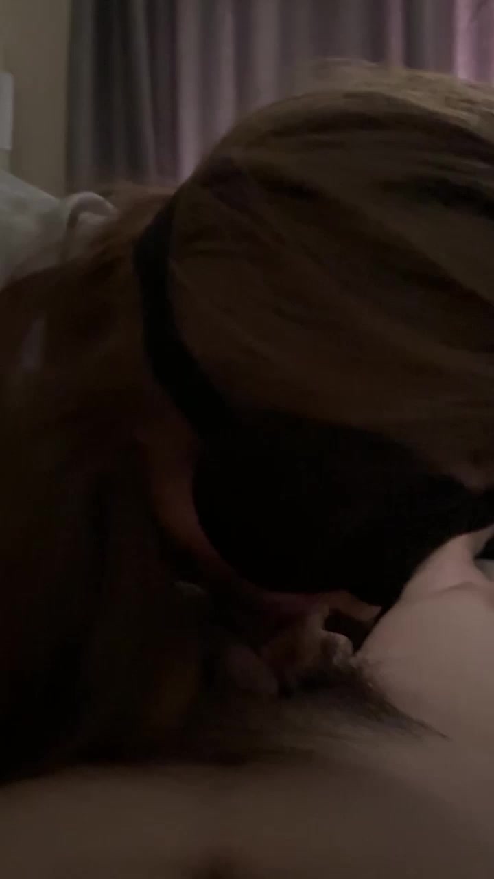 反差名媛 张美娜 陪金主被现任抓包 怒爆S级性爱自慰视频 骚到骨子里了！