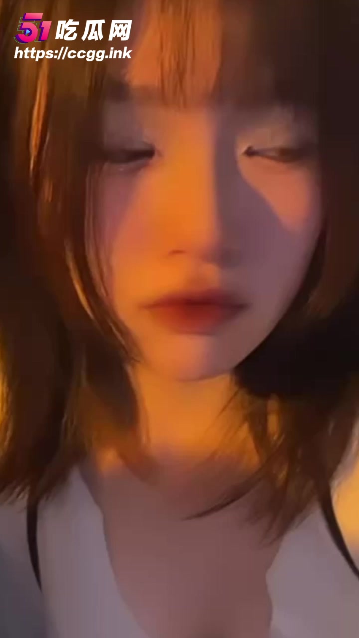 江西性瘾反差婊 梁婷 每周约炮十余次 沉迷各类道具自慰 人前人后判若两人！