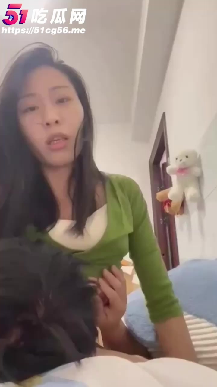 浙江大学大三学姐 陈绍熙 性瘾极强女上位疯狂骑乘榨精 被操到满脸通红淫叫不停！