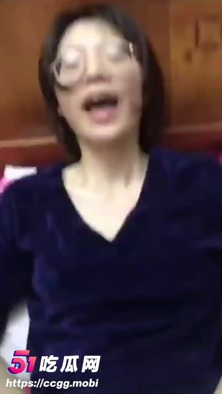 湖北汉江大学眼镜婊 吕娟 性爱视频曝光 细腰翘臀爆操打桩 自慰扣穴浪叫风骚
