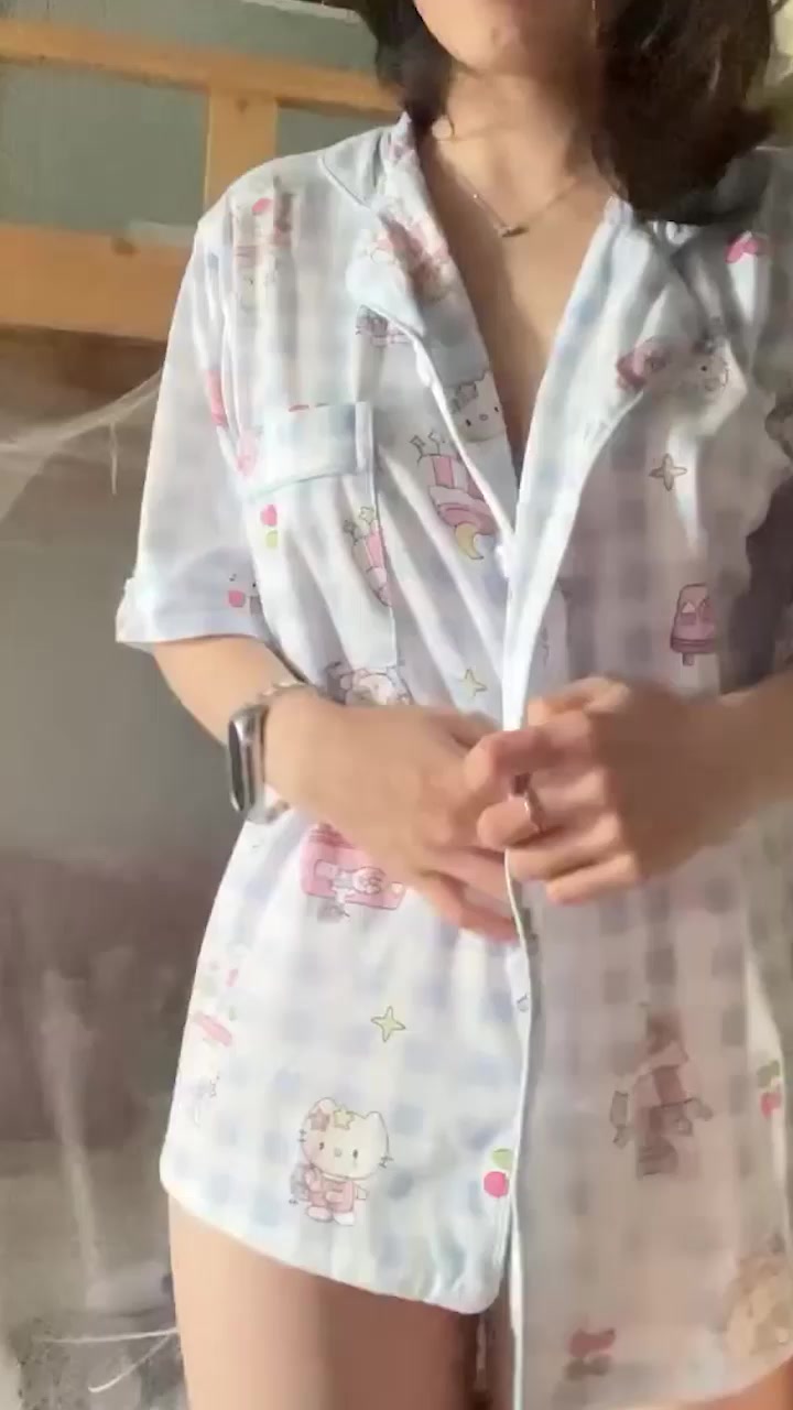 极品少女私拍泄密 宿舍自慰高潮喷水 巨乳细腰床上被插得淫叫骚话不断