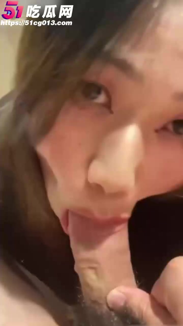 熟女致命诱惑 杭州淫荡母狗少妇勾引老板 酒店深喉跪舔被颜射后还舔干净鸡巴！