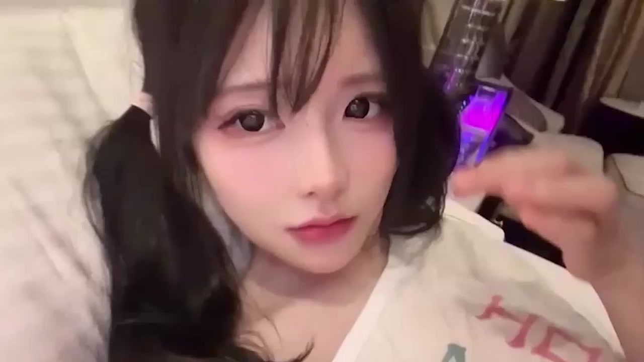 双马尾魅魔少女 小月喵 下海猛料 口足齐上服侍金主 蜜穴遭强烈打桩狂干！