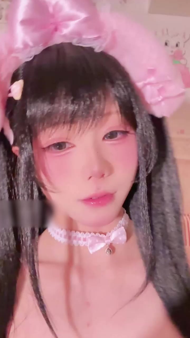 推特福利姬 咬一口兔娘 诱惑写真 晚安少女白丝情趣扭动 极致反差萝莉诱惑！1
