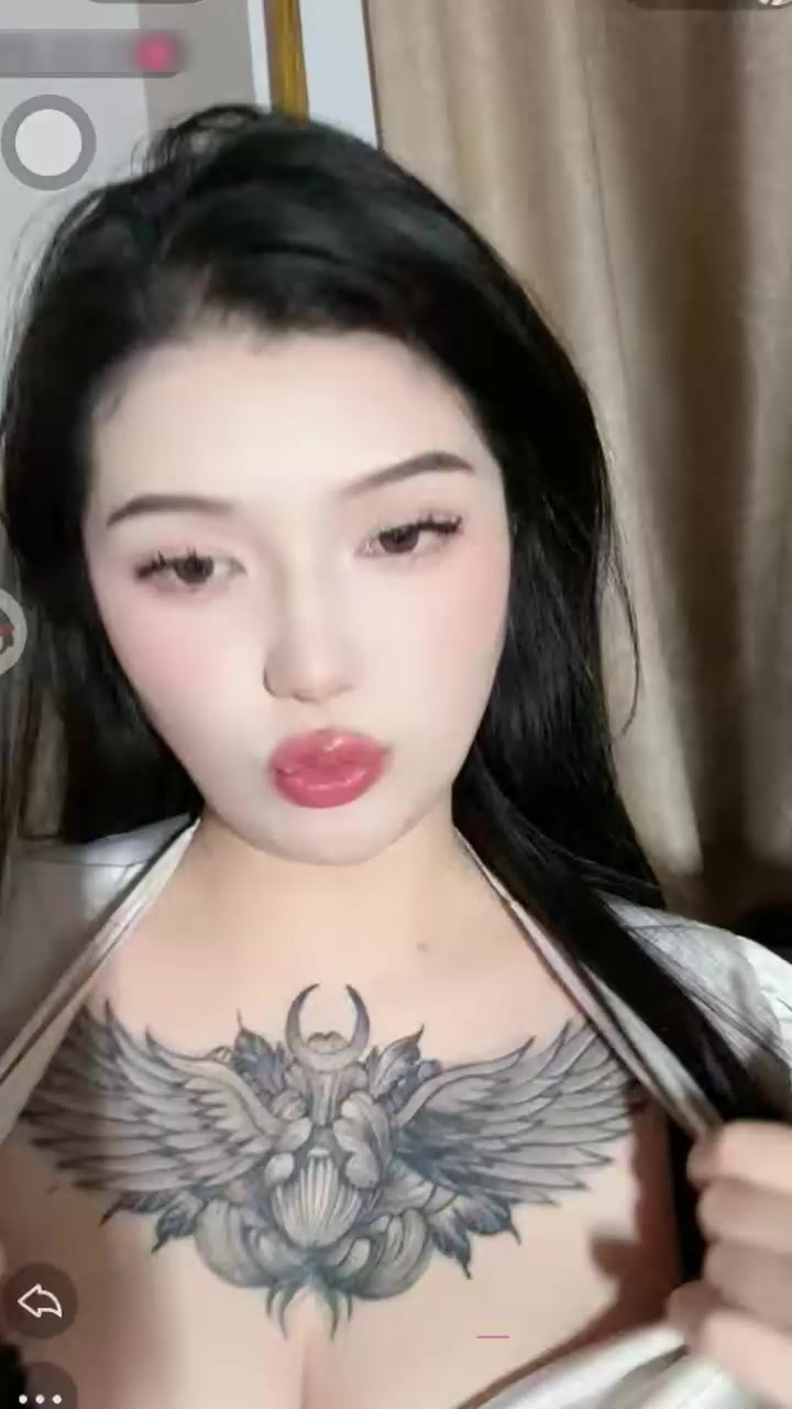 快手大奶网红 柳梦寒 直播录屏 裸聊掰穴勾引金主 身穿制服无套后入骚态尽显